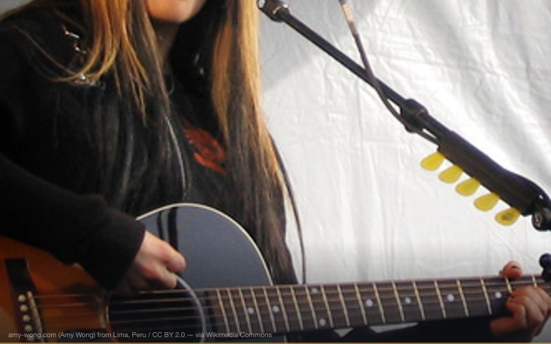 Lavigne at Eaton Centre Metrotown mall during her promotional tour, entitled "Live By Surprise" in 2004. — related to Avril Lavigne Was Replaced by a Double