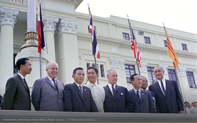 Manila Conference of SEATO nations on the Vietnam War: Nations leaders (L-R:) Prime Minister Nguyen Cao Ky (South Vietnam), Prime Minister Harold Holt (Australia), President Park Chung Hee (South Korea), President Ferdinand Marcos (Philippines), Prime Minister Keith Holyoake (New Zealand), Lt. Gen. Nguyen Van Thieu (South Vietnam), Prime Minister Thanom Kittikachorn (Thailand), President Lyndon B. Johnson (United States) — related to Harold Holt: Australian PM Vanished / Chinese Submarine