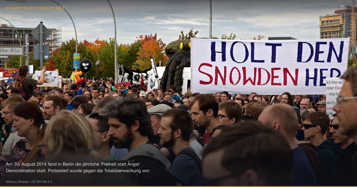 NSA XKeyscore — Search Engine for Global Internet (2008) — Am 30. August 2014 fand in Berlin die jährliche 'Freiheit statt Angst' Demonstration statt. Protestiert wurde gegen die Totalüberwachung von NSA, GCHQ und BND und für digitale Menschen- und Bürgerrechte sowie für die Freiheit und den Schutz von Whistleblowern. Weitere Infos: freiheitstattangst.de/