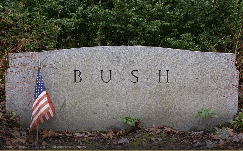 The headstone of Prescott Bush — related to Skull and Bones Geronimo Skull Theft