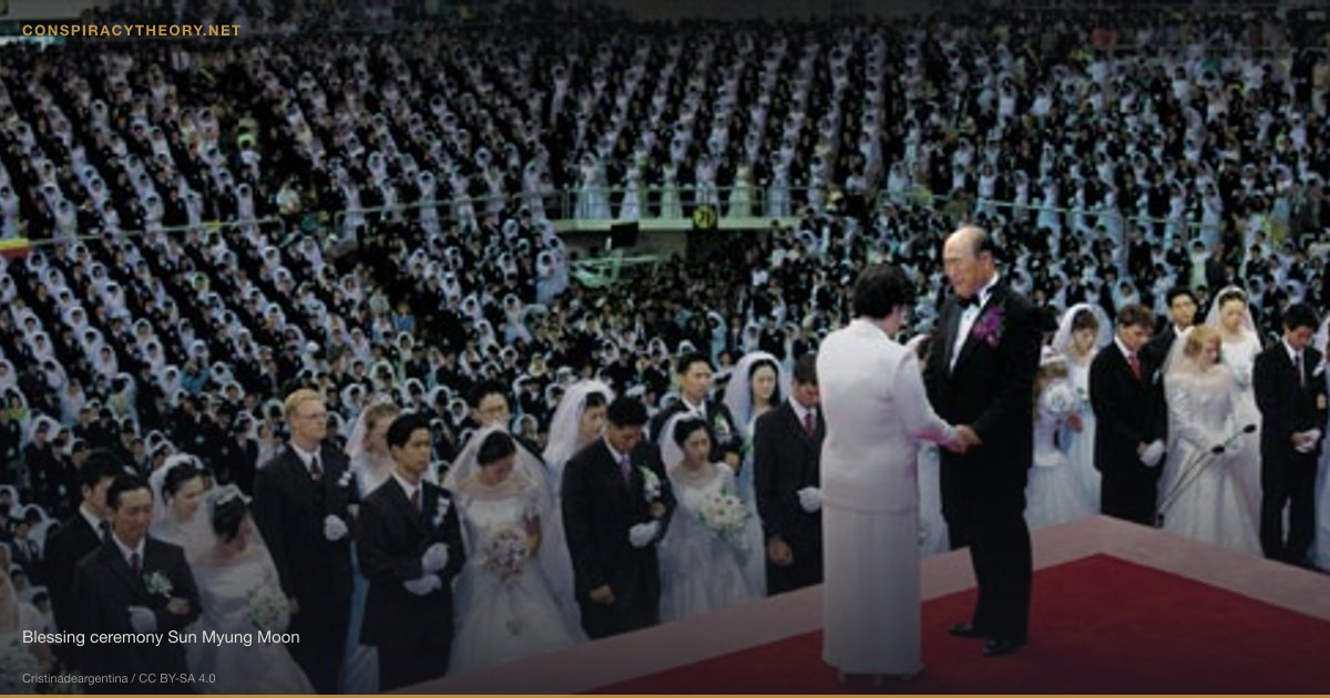 Unification Church (Moonies) (1954) — Blessing ceremony Sun Myung Moon
